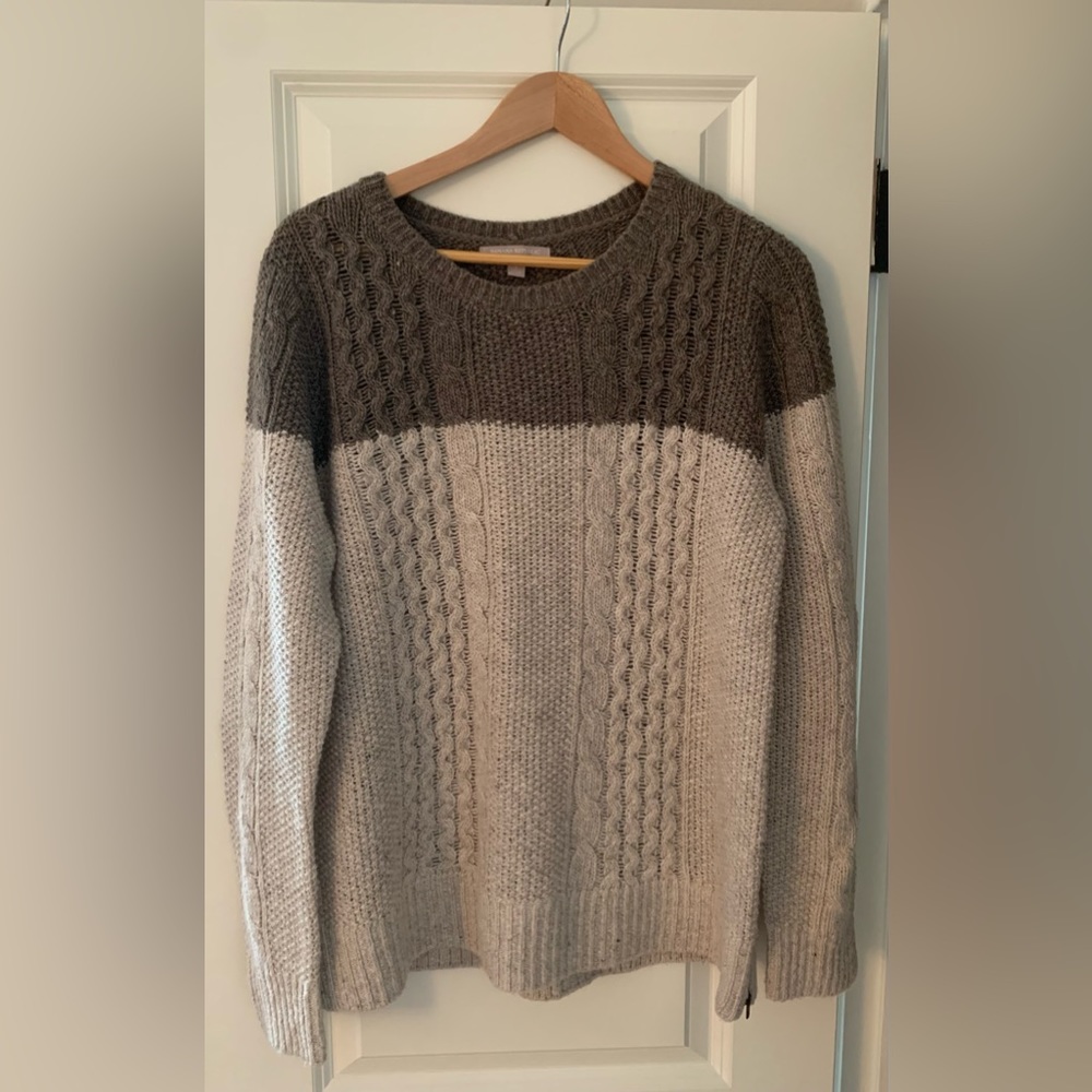 Like new- Banana Republic cotton blend sweater